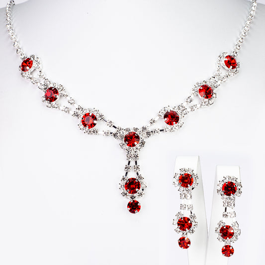 Conjunto de Aleación Bañado en Oro con Cristal Emporia® Rojo y Cristal Emporia® Blanco ( Collar +Pendientes )