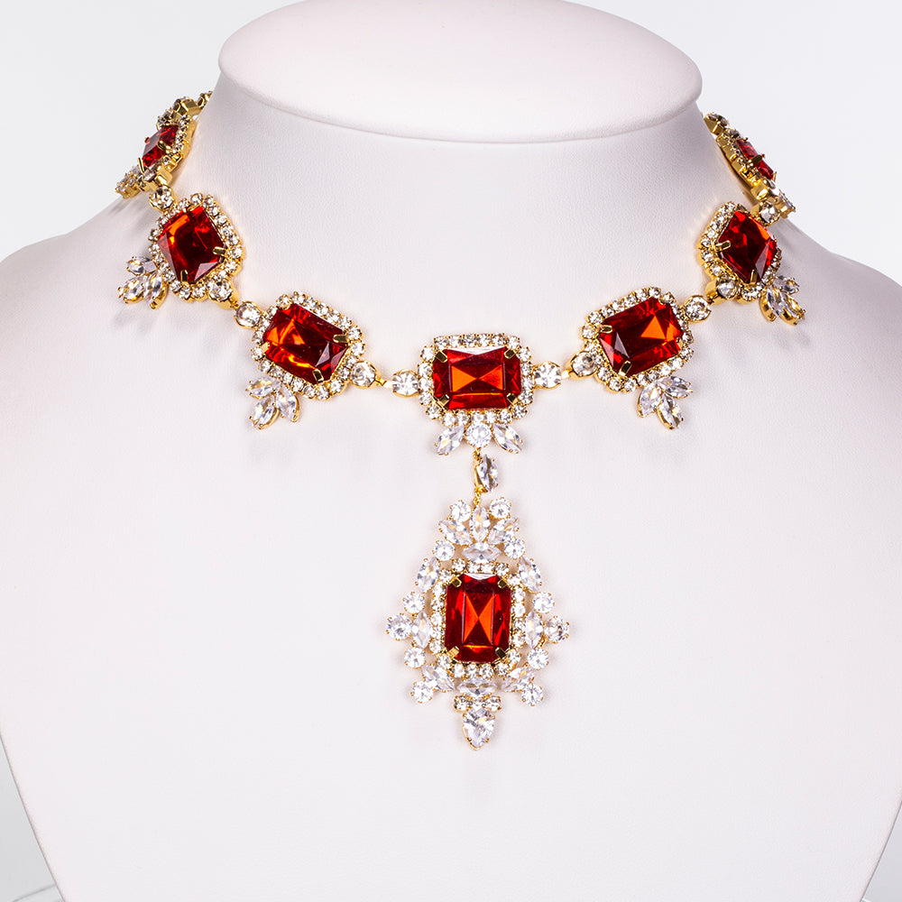 Conjunto de Aleación Bañado en Oro con Cristal Emporia® Rojo y Cristal Emporia® Blanco ( Collar +Pendientes ) 6 