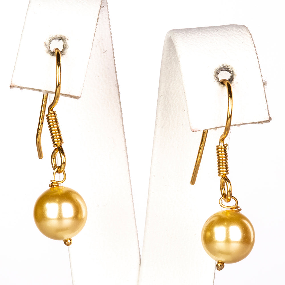Conjunto de Plata Bañada en Oro con Perla de concha ( Pendientes +Pulsera ) 9 