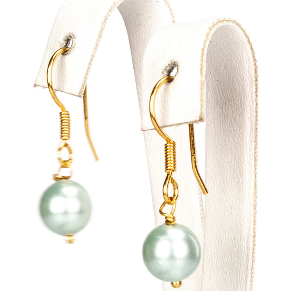 Conjunto de Plata Bañada en Oro con Perla de concha ( Pendientes +Pulsera ) 14 
