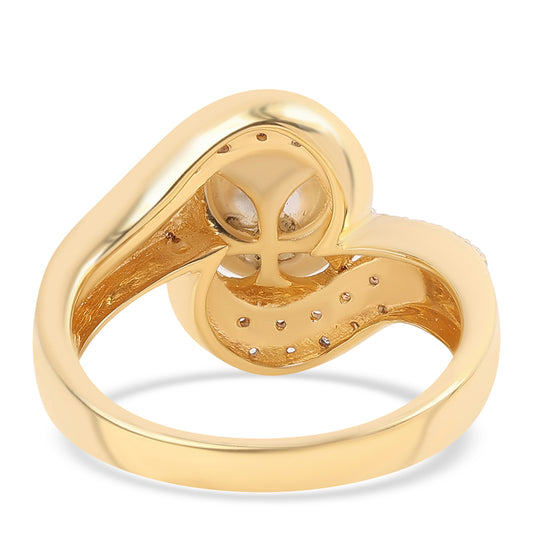 Anillo de Plata Bañada en Oro con Perla blanca de agua dulce y Topacio Blanco