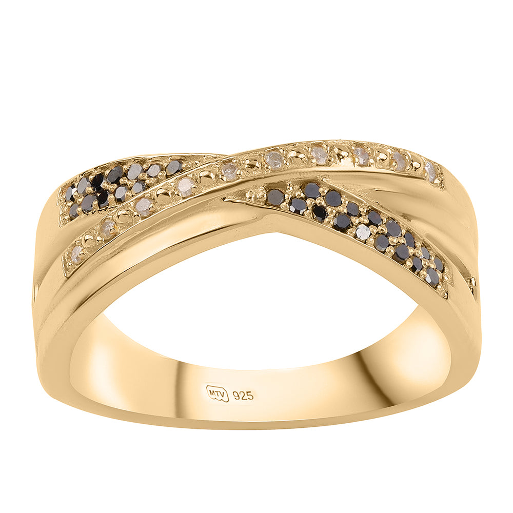 Anillo de Plata Bañada en Oro con Diamante Negro y Diamante blanco