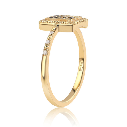 Anillo de Plata Bañada en Oro con Diamante Negro y Diamante blanco