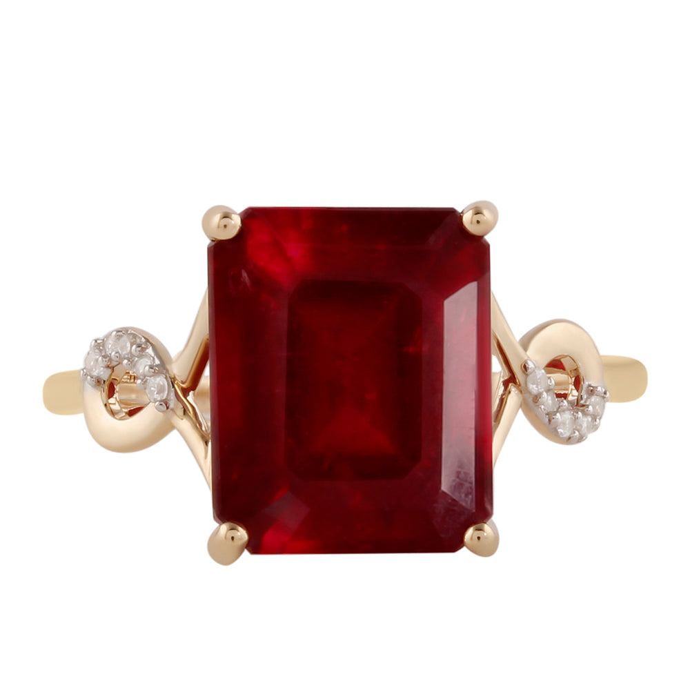 Anillo de Oro 9K con Rubí de Madagascar y Zircón Blanco 1 