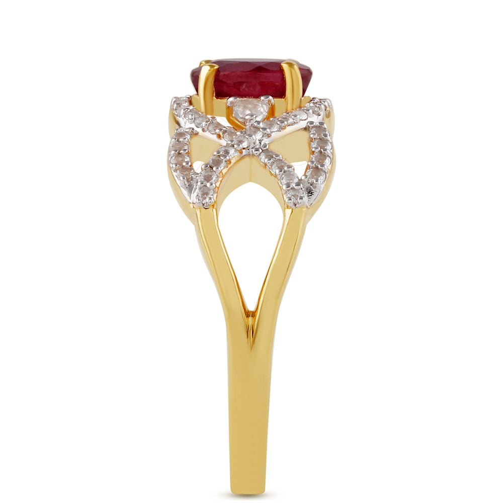 Anillo de Plata Bañada en Oro con Rubí de Tailandia y Topacio Blanco