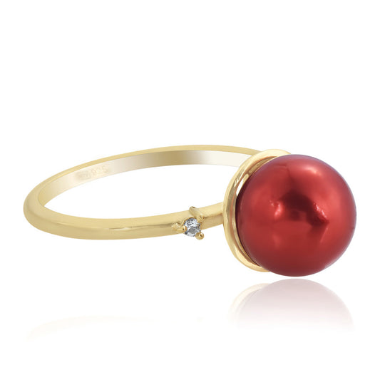 Anillo de Plata Bañada en Oro con Perla roja de río y Topacio Blanco