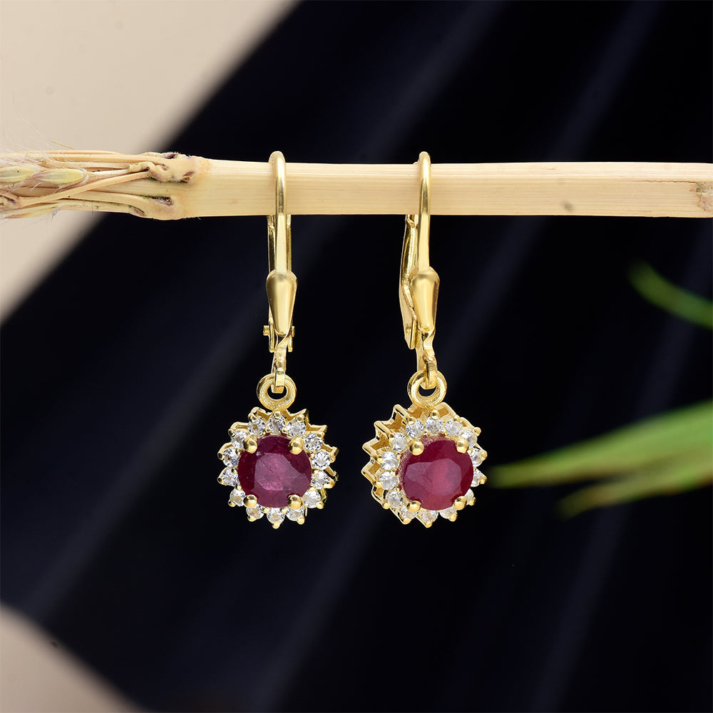 Pendientes de Plata Bañada en Oro con Rubí de Madagascar y Topacio Blanco