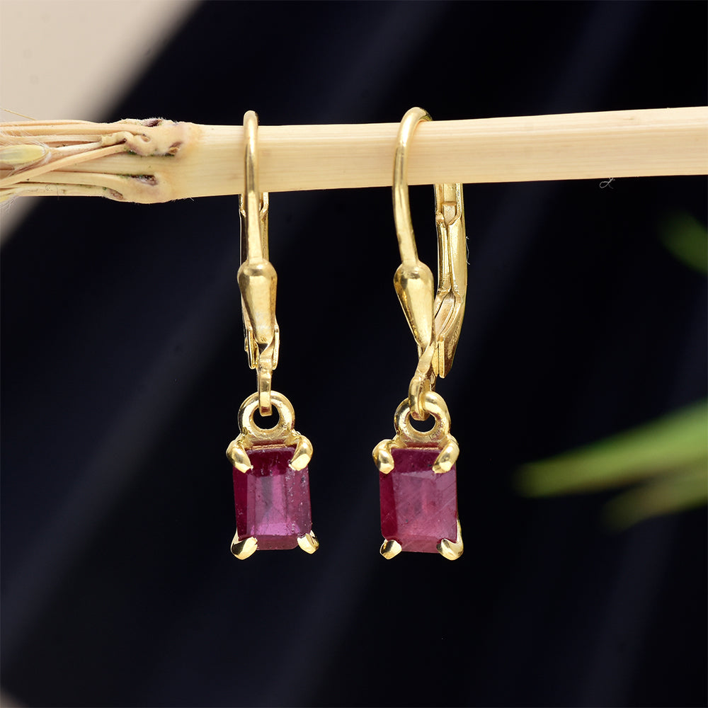 Pendientes de Plata Bañada en Oro con Rubí de Madagascar