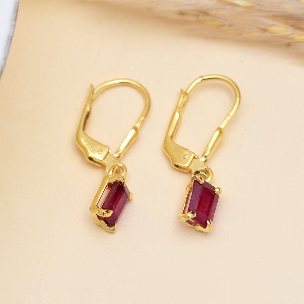 Pendientes de Plata Bañada en Oro con Rubí de Madagascar