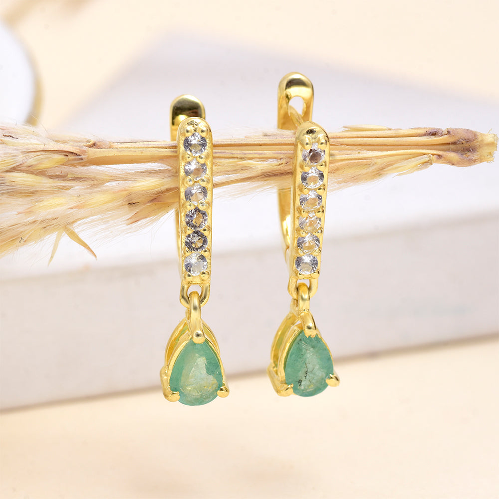 Pendientes de Plata Bañada en Oro con Esmeralda de Brasil y Topacio Blanco