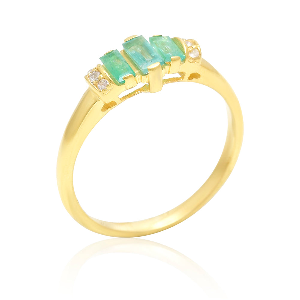 Anillo de Plata Bañada en Oro con Esmeralda de Brasil y Topacio Blanco