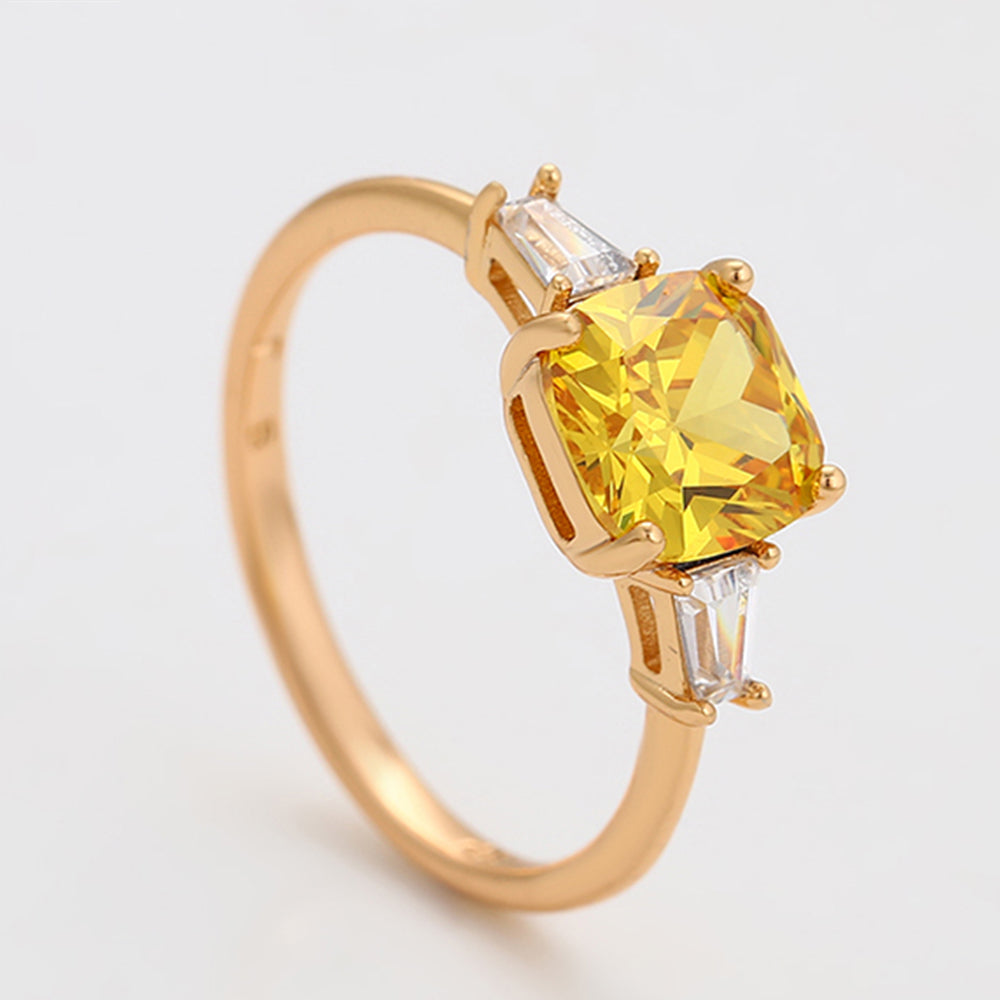 Anillo de Aleación Bañado en Oro con Cristal Emporia® Amarillo y Cristal Emporia® Blanco 3 