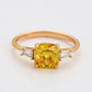 Anillo de Aleación Bañado en Oro con Cristal Emporia® Amarillo y Cristal Emporia® Blanco