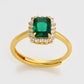 Anillo de Aleación Bañado en Oro con Cristal Emporia® Verde y Cristal Emporia® Blanco