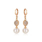 Pendientes de Aleación Bañado en Oro con Perla de cristal y Cristal Emporia® Blanco