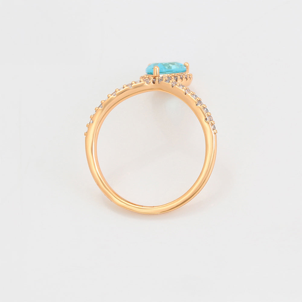 Anillo de Aleación Bañado en Oro con Cristal Emporia® Azul y Cristal Emporia® Blanco