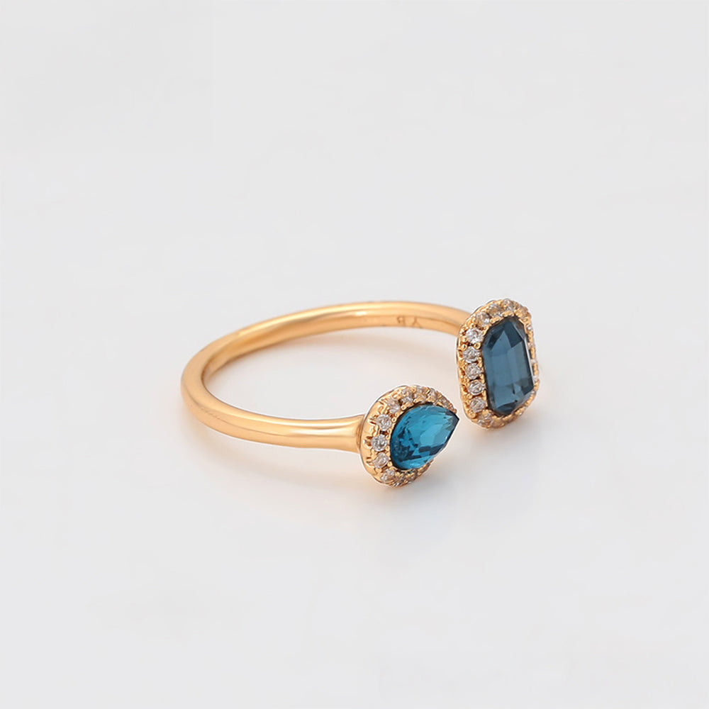 Anillo de Aleación Bañado en Oro con Cristal Emporia® Azul y Cristal Emporia® Blanco