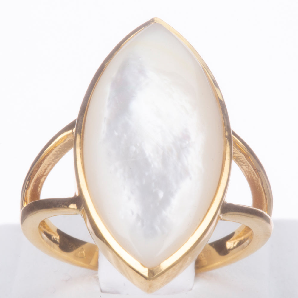 Anillo de Plata Bañada en Oro con Madreperla 5 