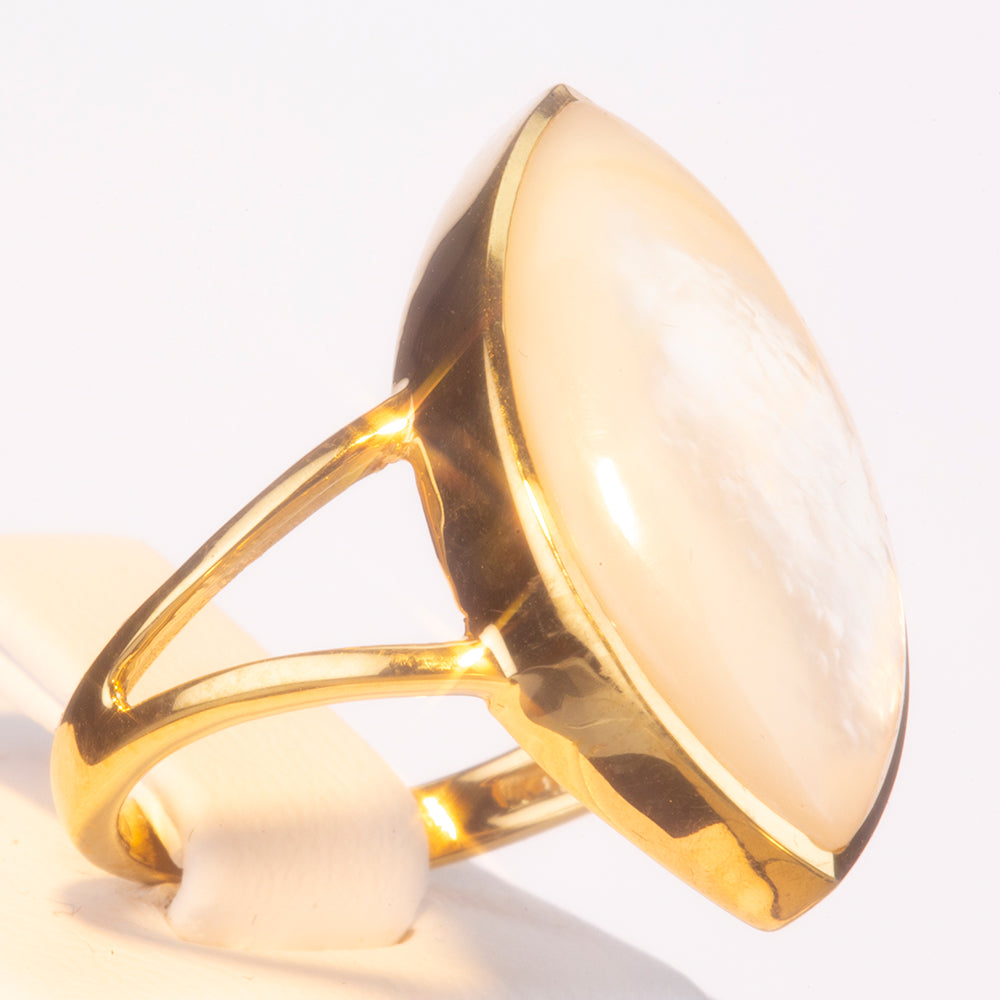 Anillo de Plata Bañada en Oro con Madreperla 6 