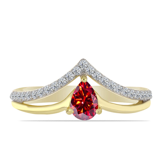 Anillo de Plata Bañada en Oro con Majestuosa moisanita roja y Topacio Blanco