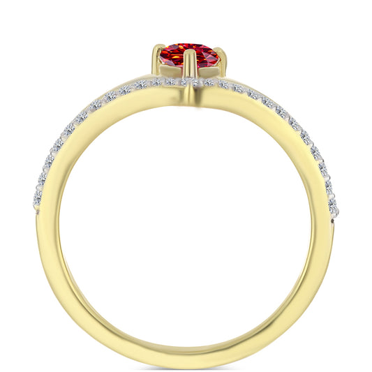 Anillo de Plata Bañada en Oro con Majestuosa moisanita roja y Topacio Blanco