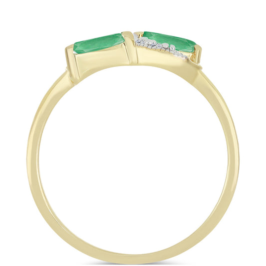 Anillo de Plata Bañada en Oro con Esmeralda de Brasil y Zircón Blanco