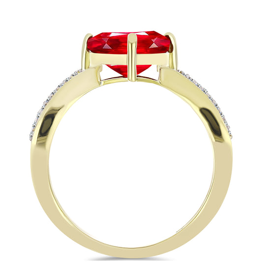 Anillo de Plata Bañada en Oro con Ágata Roja y Topacio Blanco