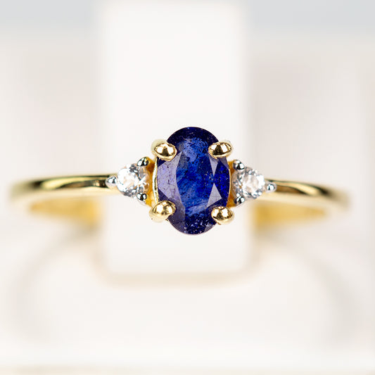 Anillo de Plata Bañada en Oro con Zafiro Azul Australiano y Topacio Blanco