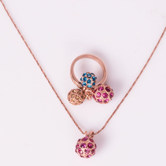 Conjunto de Aleación Bañado en Oro con Cristal Emporia® Multicolor ( Collar +Anillo )