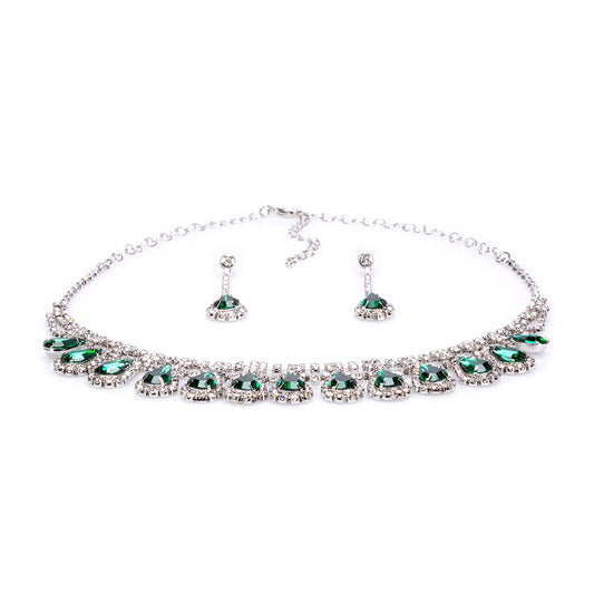 Conjunto de Aleación Bañado en Oro Blanco con Cristal Emporia® Verde ( Collar +Pendientes )