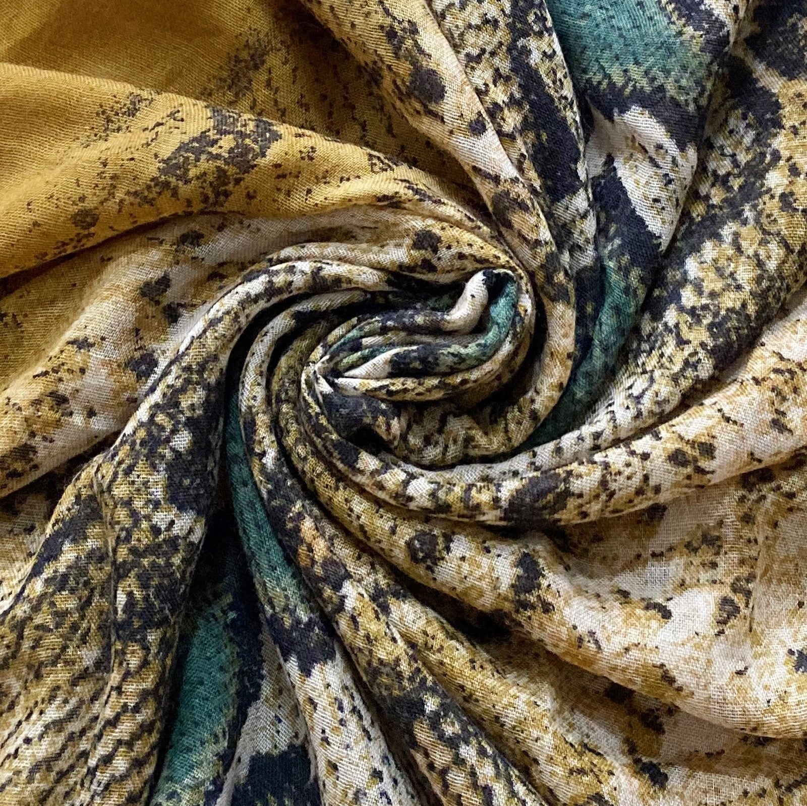 Bufanda amarilla con estampado de serpientes, 90 cm x 190 cm 5 