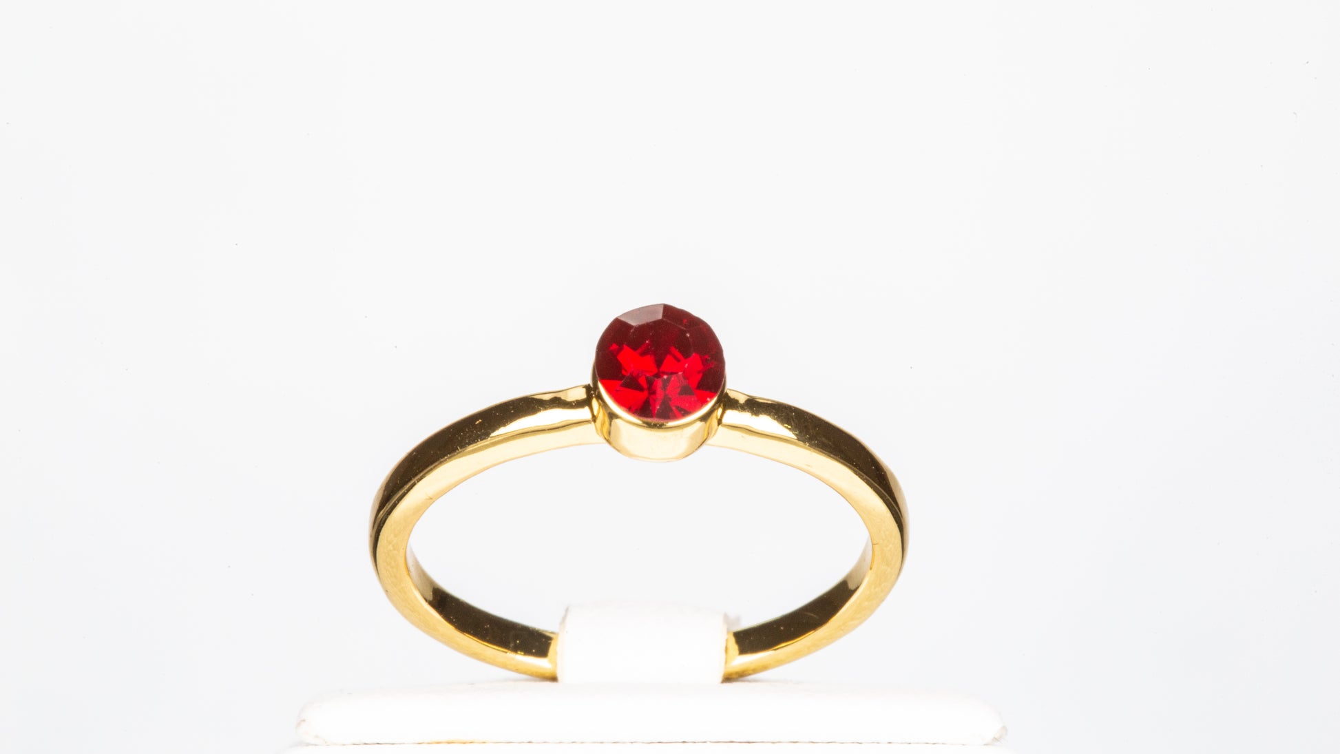 Conjunto de Aleación Bañado en Oro con Cristal Emporia® Rojo ( Anillo ) 13 
