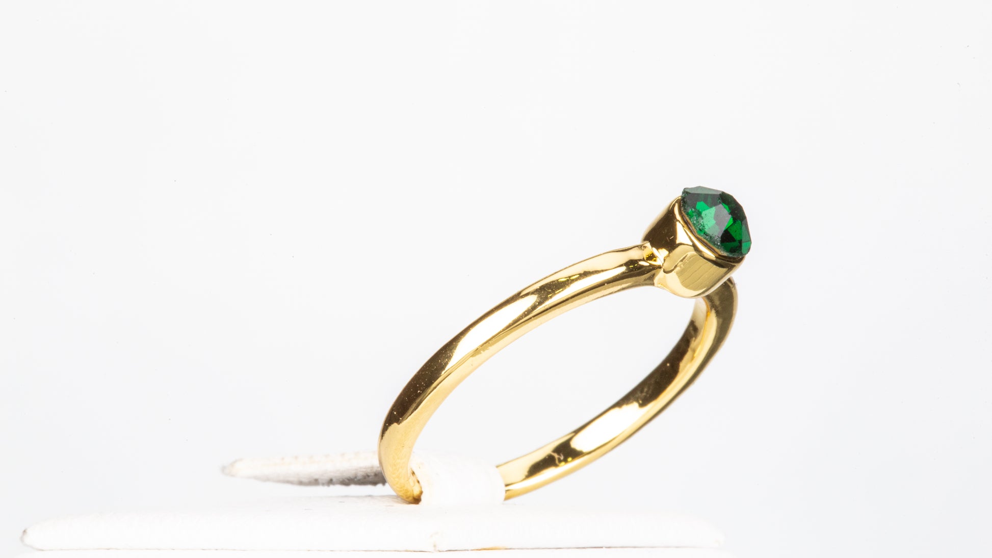 Conjunto de Aleación Bañado en Oro con Cristal Emporia® Rojo ( Anillo ) 16 